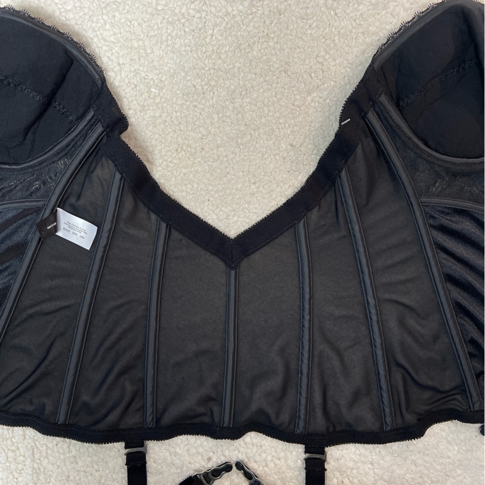 Frederick's of Hollywood Black Strapless Corset/Bra/Garter 38D NWOT - Picture 8 of 10